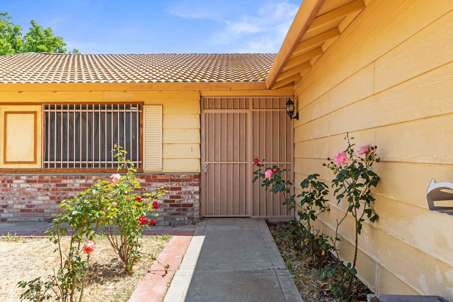 Detail Gallery Image 2 of 42 For 766 Meadowlark Ave, Los Banos,  CA 93635 - 3 Beds | 2 Baths