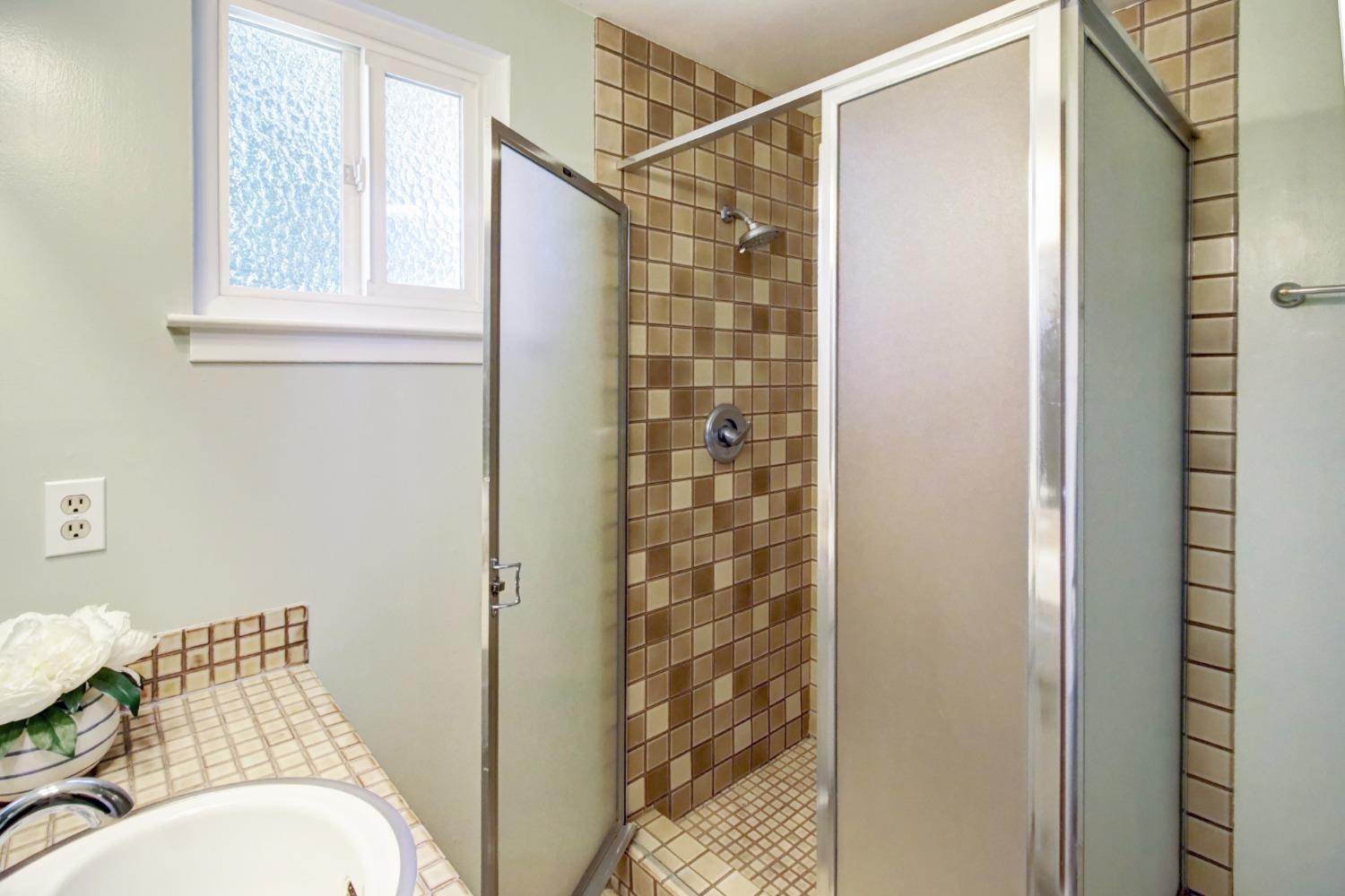 Detail Gallery Image 38 of 73 For 1837 Drew Ct, Carmichael,  CA 95608 - 4 Beds | 2 Baths