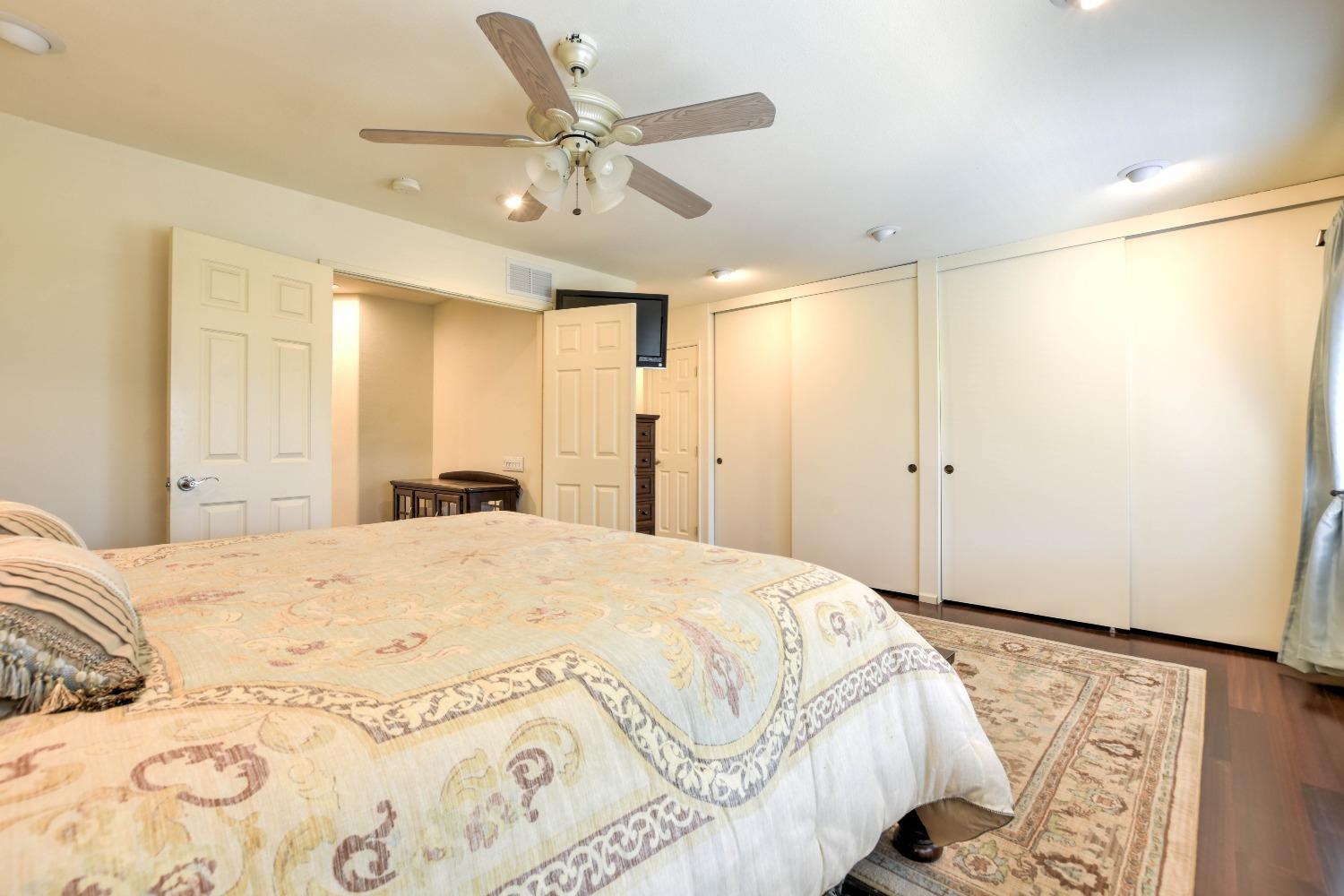 Detail Gallery Image 32 of 48 For 4904 Olive Oak Way, Carmichael,  CA 95608 - 4 Beds | 2 Baths