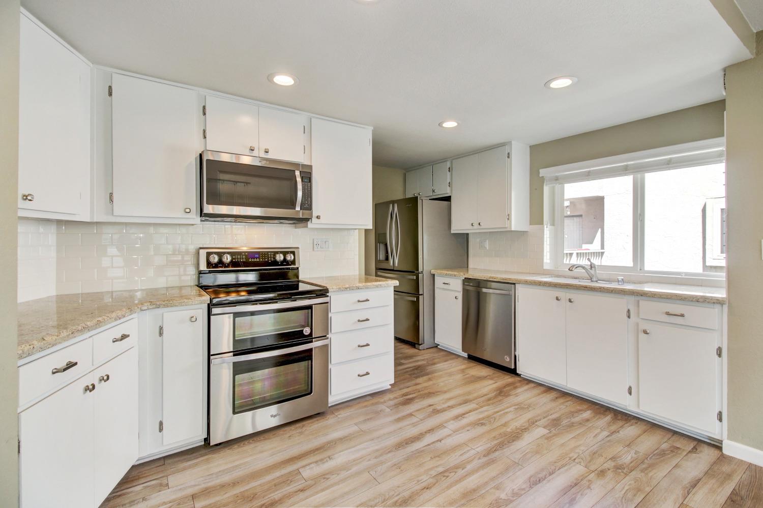 Photo #8: 225058473 Listing: Photo #8