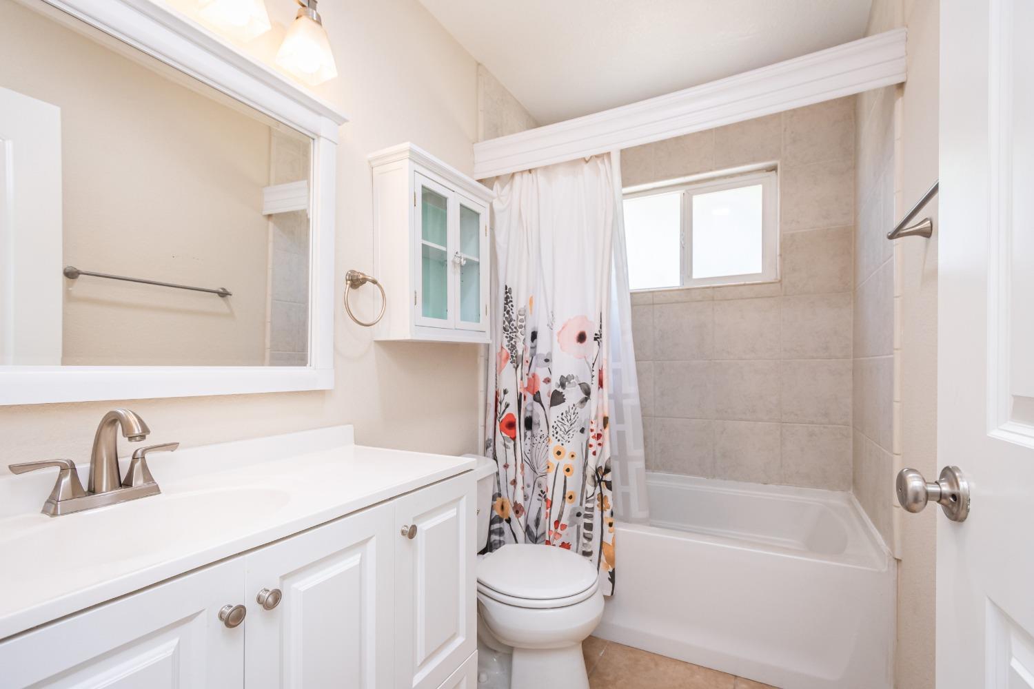 Detail Gallery Image 23 of 32 For 7042 Van Maren Ln, Citrus Heights,  CA 95621 - 3 Beds | 1/1 Baths