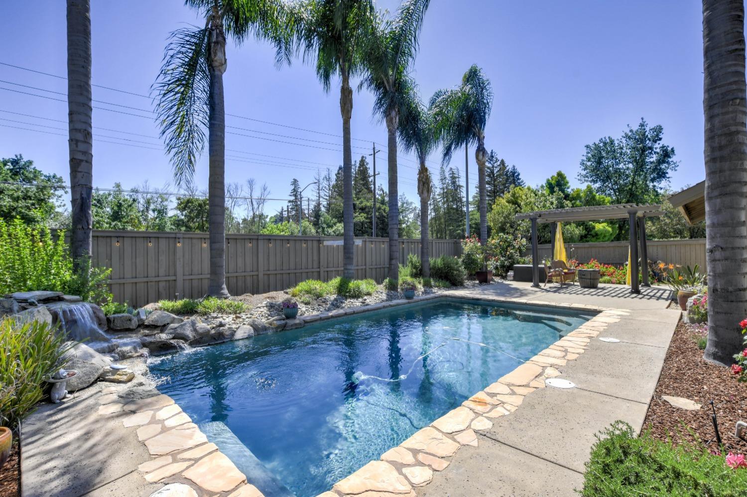 Detail Gallery Image 39 of 48 For 4904 Olive Oak Way, Carmichael,  CA 95608 - 4 Beds | 2 Baths