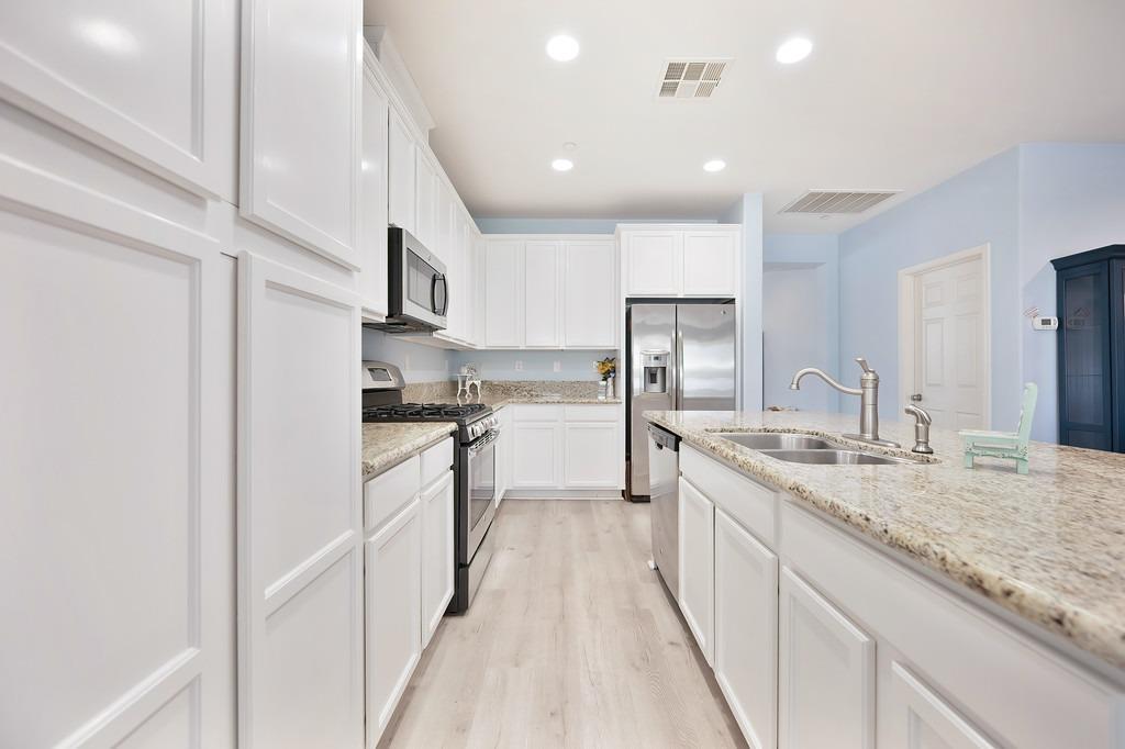 Detail Gallery Image 13 of 30 For 4869 Tusk Way, Elk Grove,  CA 95757 - 3 Beds | 2 Baths