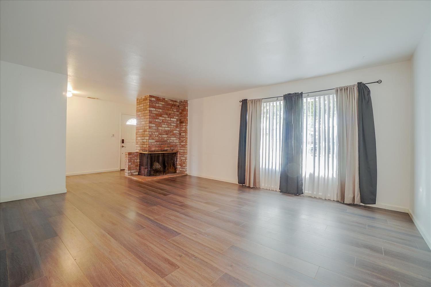 Detail Gallery Image 9 of 26 For 8745 Baxter Way, Orangevale,  CA 95662 - 3 Beds | 2 Baths