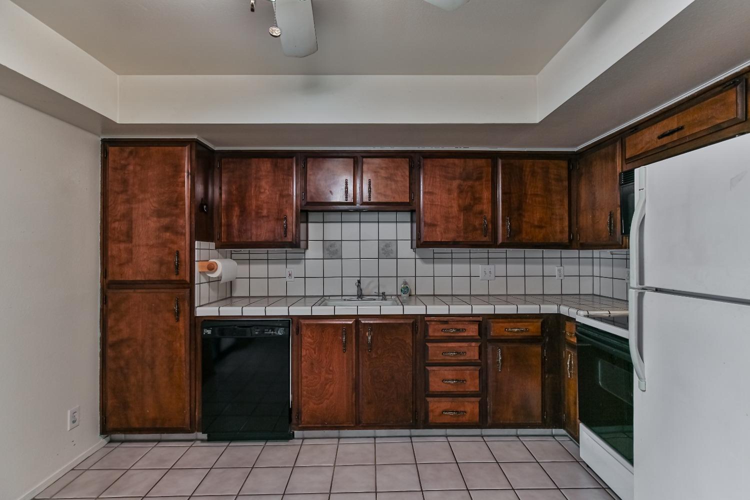 Detail Gallery Image 9 of 26 For 3524 W Benjamin Holt Dr, Stockton,  CA 95219 - 2 Beds | 2 Baths