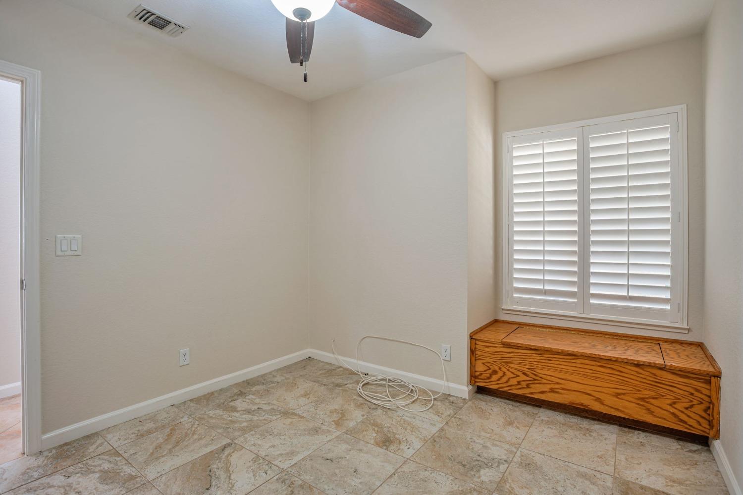 Detail Gallery Image 36 of 47 For 9034 Acorn Ridge Cir, Elk Grove,  CA 95758 - 4 Beds | 2 Baths