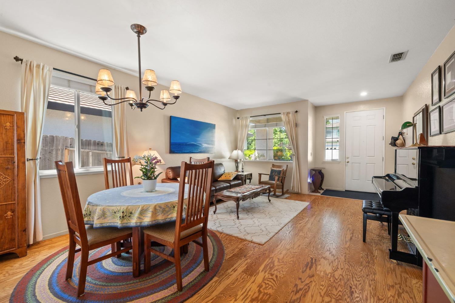 Detail Gallery Image 14 of 39 For 6504 Trailride Way, Citrus Heights,  CA 95621 - 3 Beds | 2 Baths