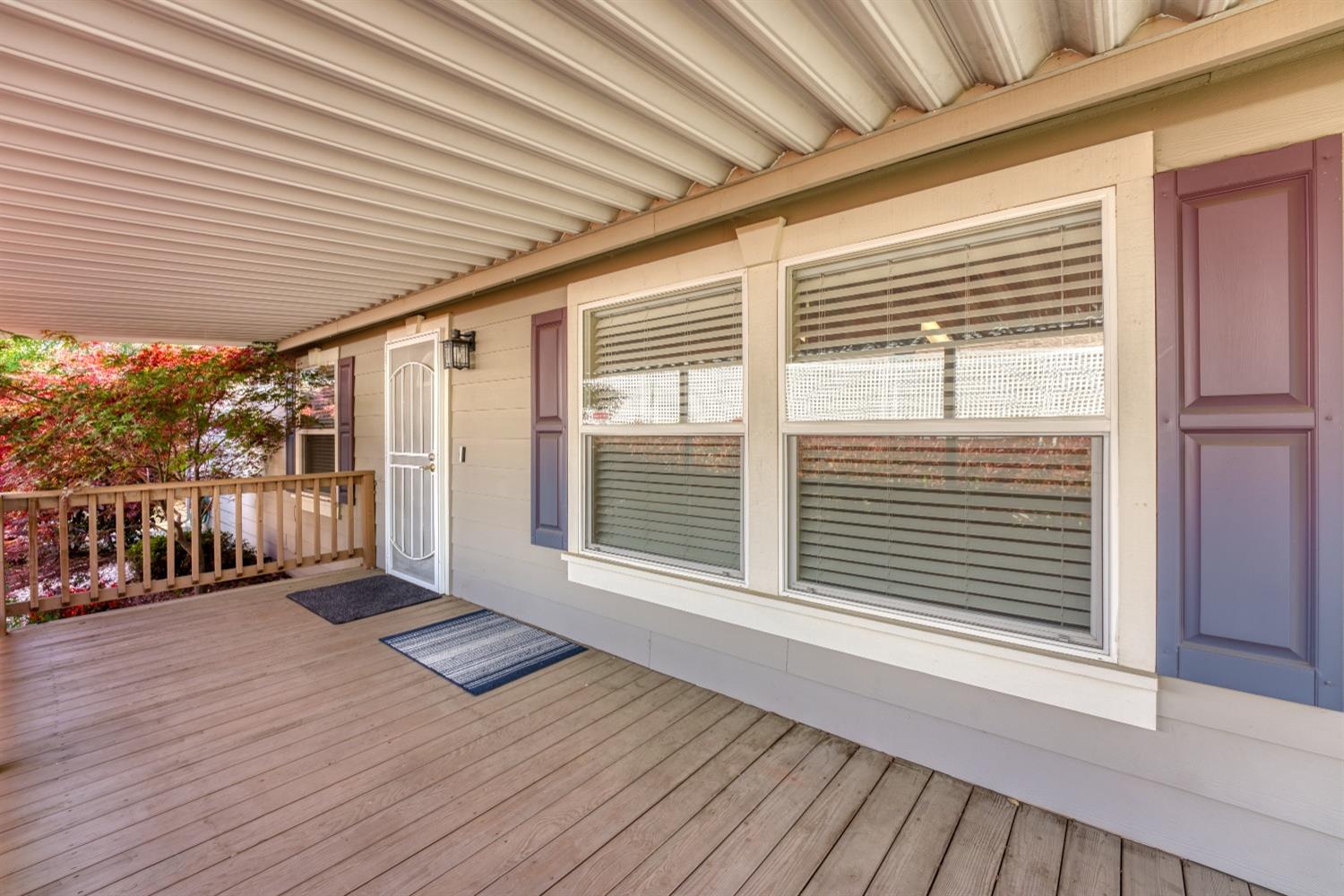 Detail Gallery Image 4 of 58 For 136 Pinebrook Dr, Folsom,  CA 95630 - 2 Beds | 2 Baths