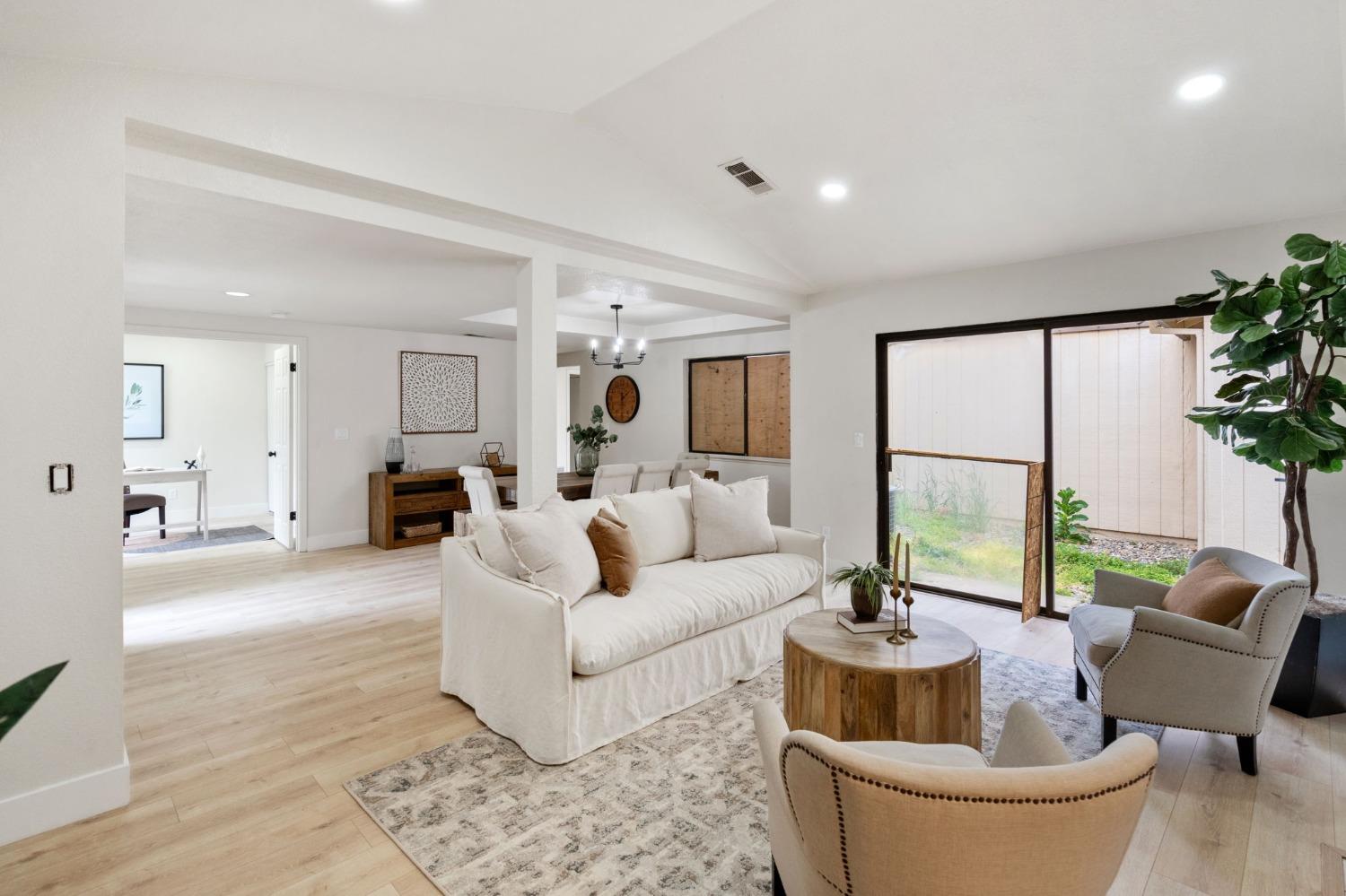 Detail Gallery Image 6 of 25 For 6872 Calvine Rd, Sacramento,  CA 95823 - 3 Beds | 2/1 Baths