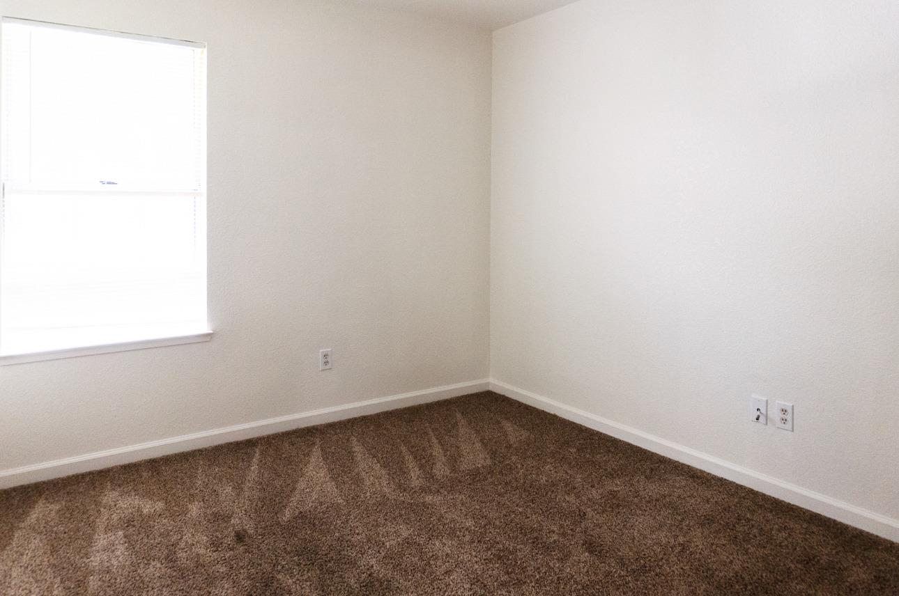 Detail Gallery Image 6 of 17 For 12461 Quicksilver St, Waterford,  CA 95386 - 4 Beds | 2 Baths