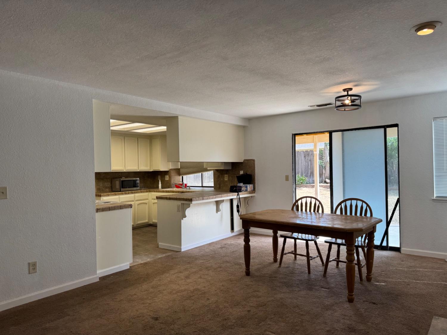 Detail Gallery Image 8 of 21 For 2036 Sheldon Dr, Modesto,  CA 95350 - 4 Beds | 2/1 Baths