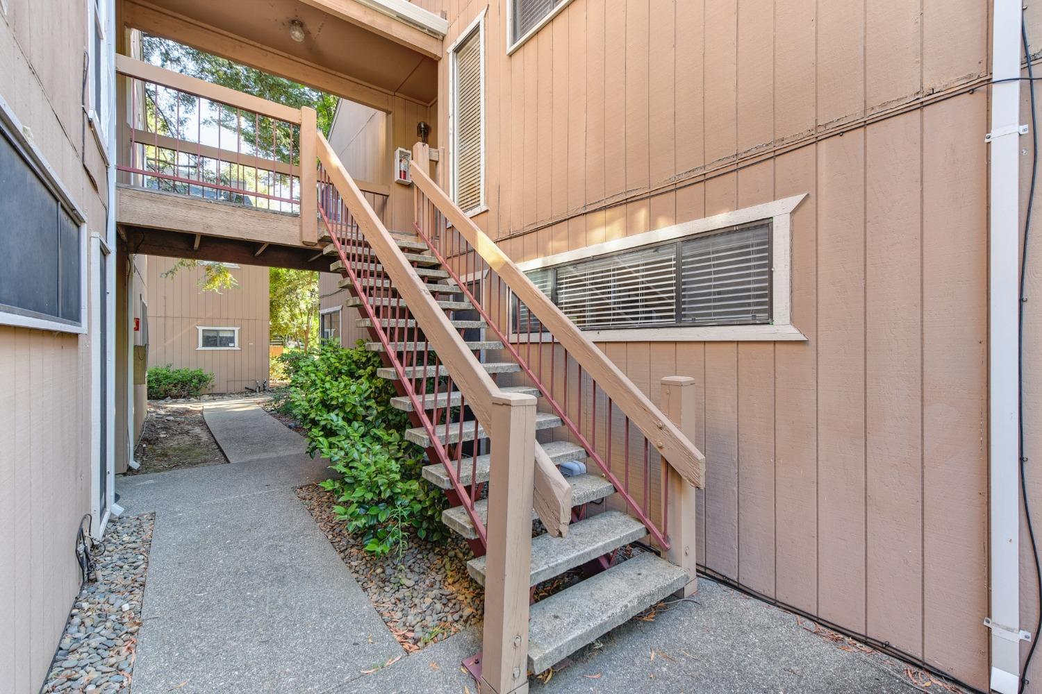 Photo #5: 225058589 Listing: Photo #5