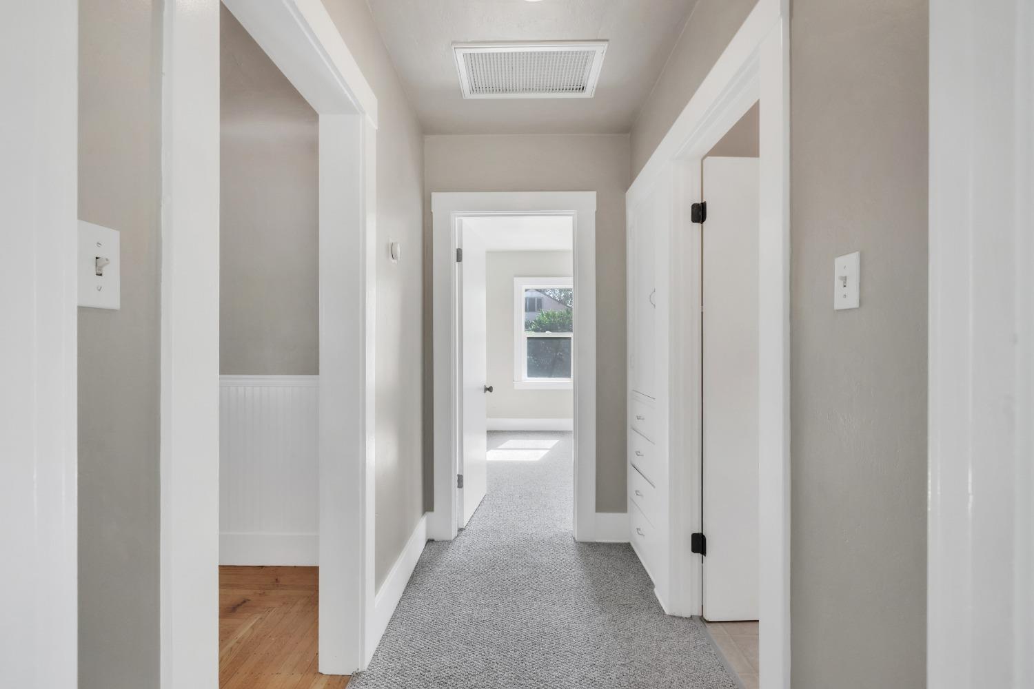 Detail Gallery Image 10 of 42 For 2172 Oakmont St, Sacramento,  CA 95815 - 2 Beds | 1 Baths