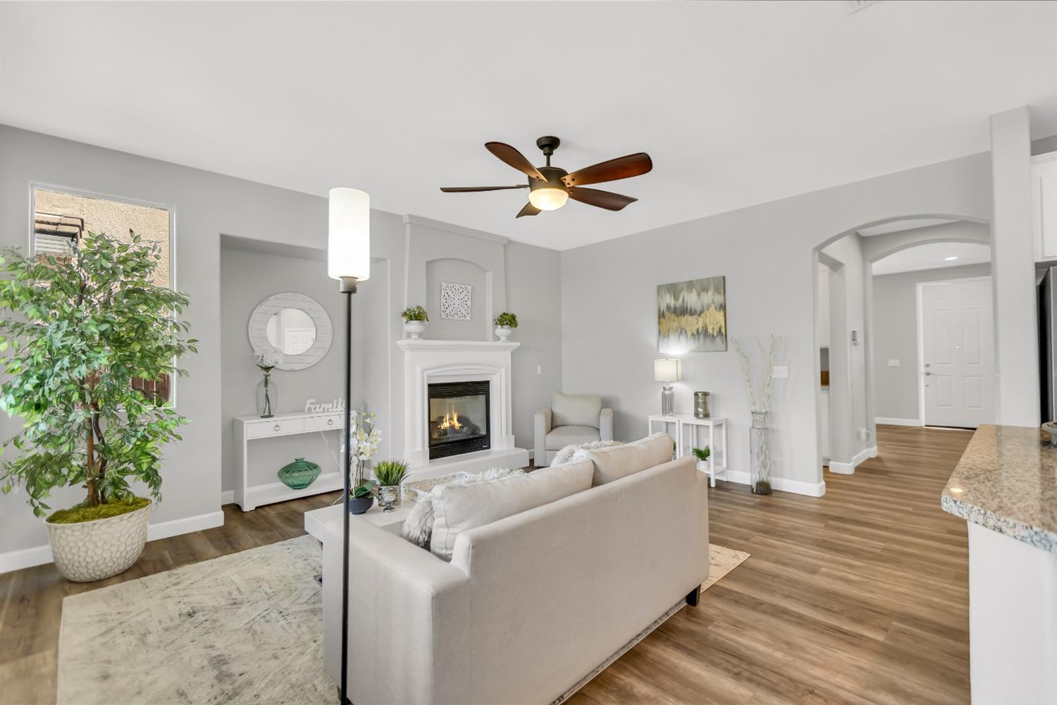 Detail Gallery Image 20 of 68 For 5409 Friesian Way, Elk Grove,  CA 95757 - 4 Beds | 2/1 Baths