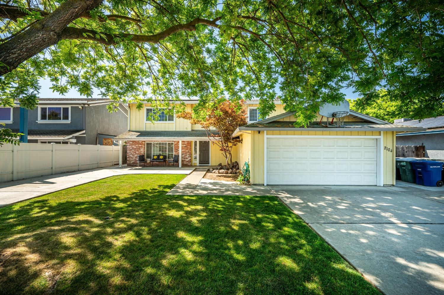 Detail Gallery Image 6 of 50 For 2104 Golden Leaf Ct, Modesto,  CA 95355 - 4 Beds | 2/1 Baths