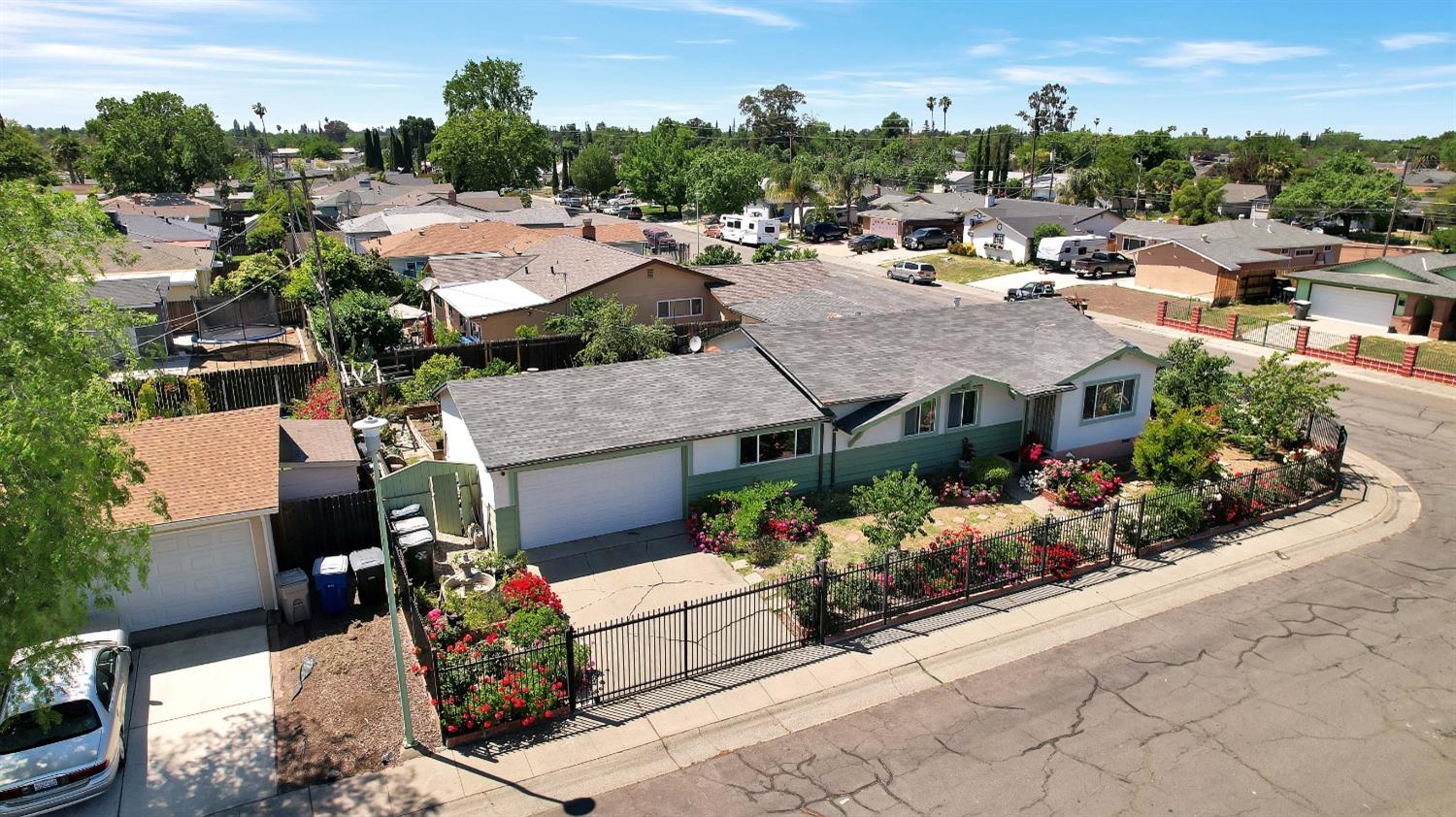 Detail Gallery Image 34 of 47 For 7612 Beth, Sacramento,  CA 95832 - 3 Beds | 2 Baths