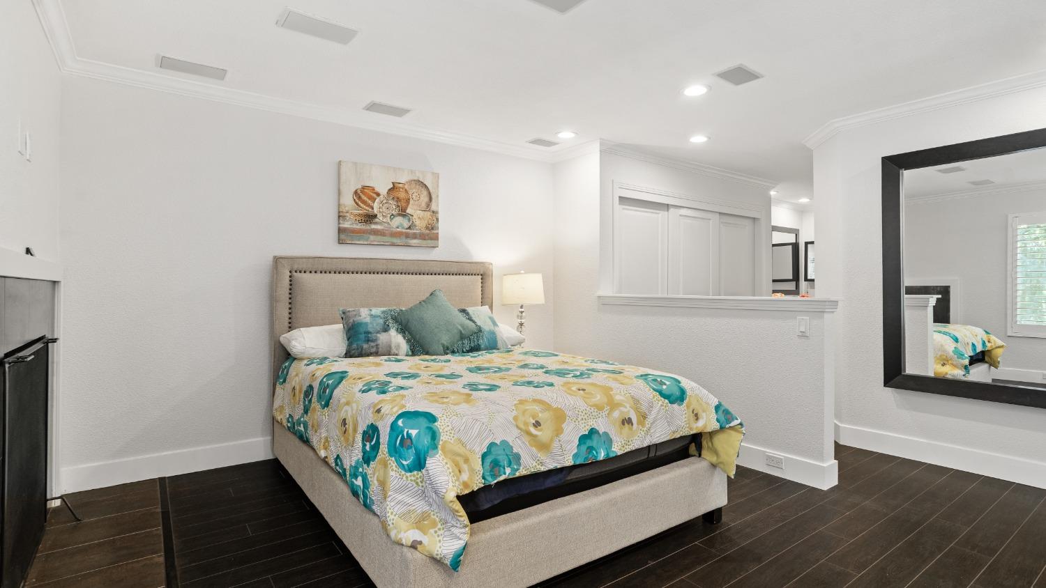 Elmhurst Circle, Sacramento, California image 29