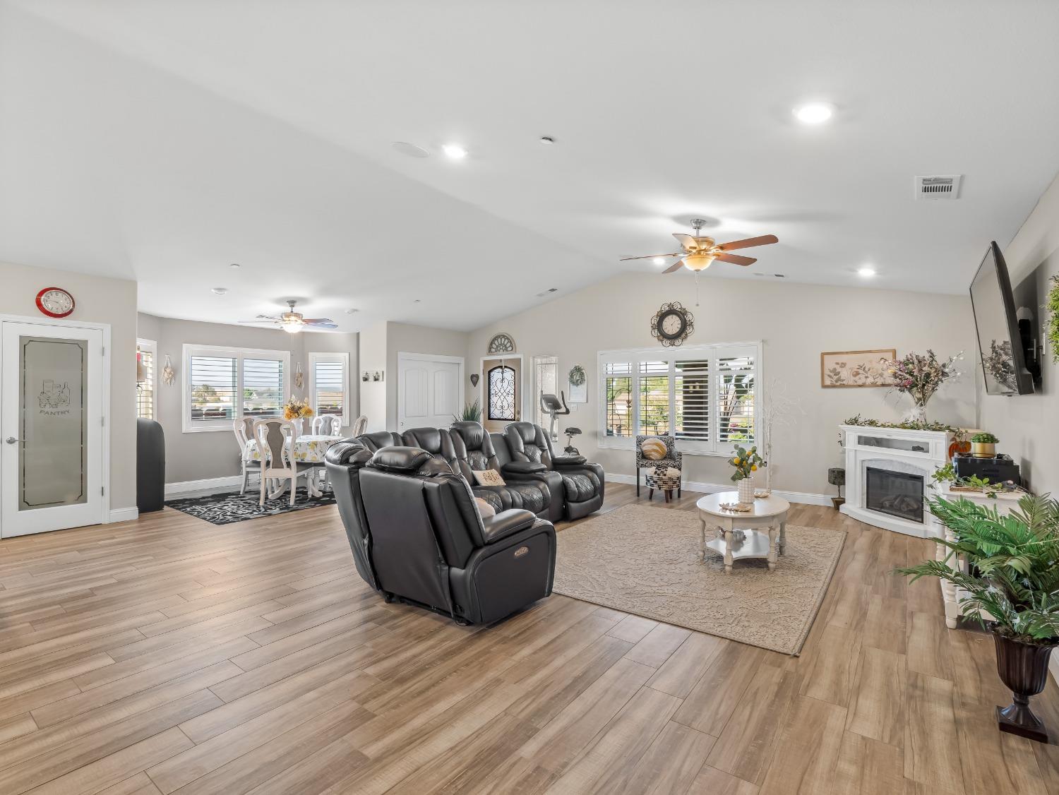 Detail Gallery Image 22 of 78 For 17324 Bonita Rd, Madera,  CA 93636 - 5 Beds | 4 Baths