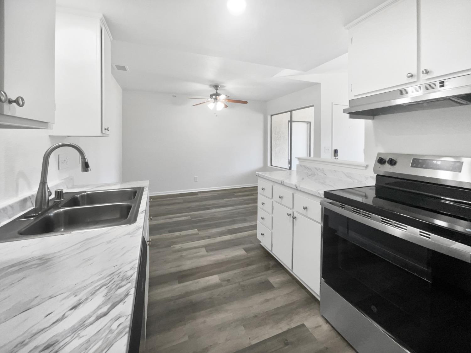 Detail Gallery Image 16 of 25 For 6990 Riverboat Way, Sacramento,  CA 95831 - 2 Beds | 2 Baths