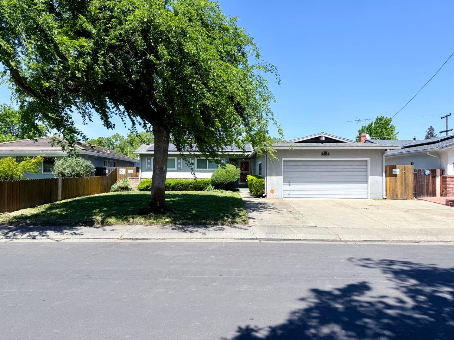 Jasmine Avenue, Stockton, California image 3