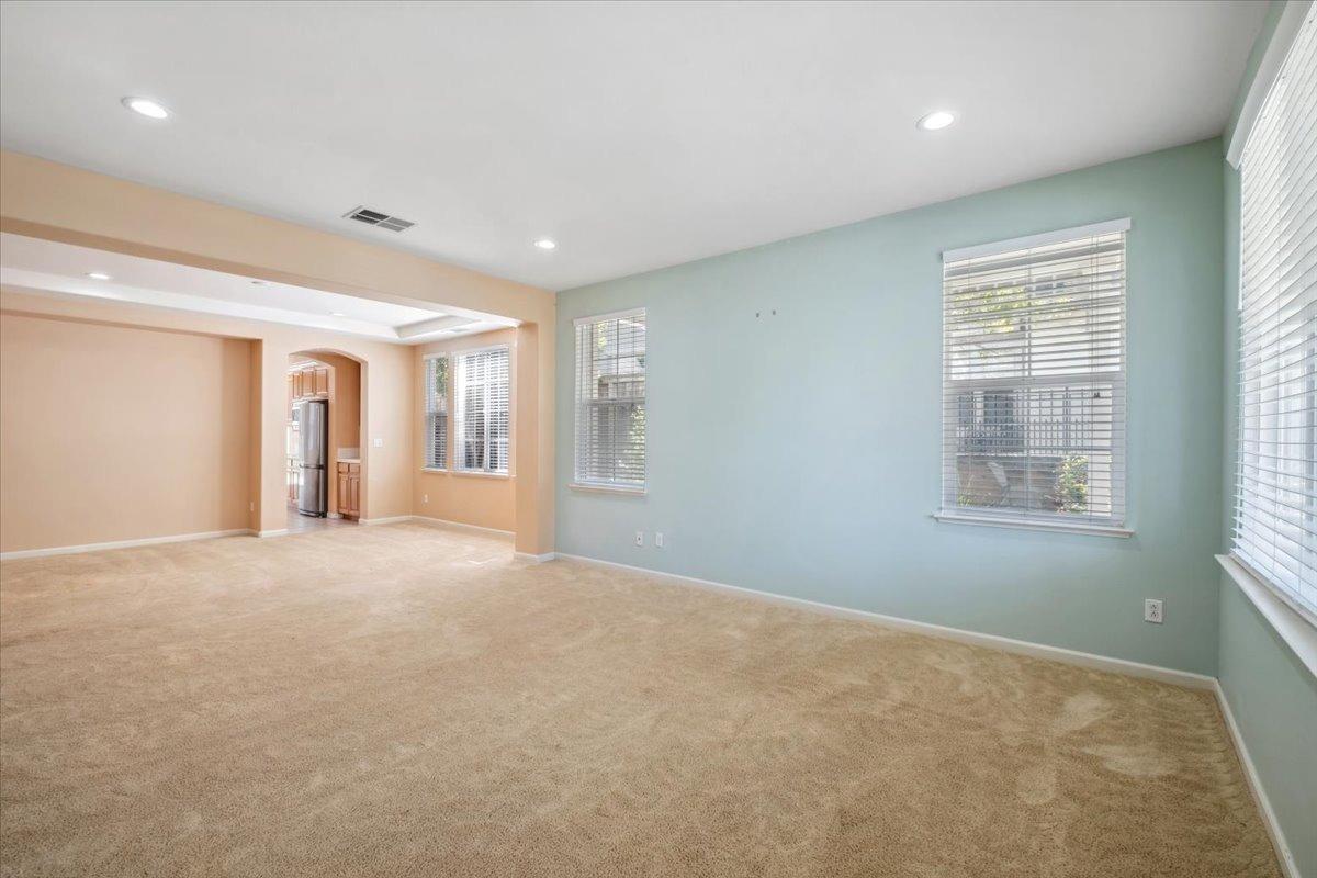 Detail Gallery Image 4 of 45 For 1012 Rock Harbor Pt, Hercules,  CA 94547 - 4 Beds | 4 Baths