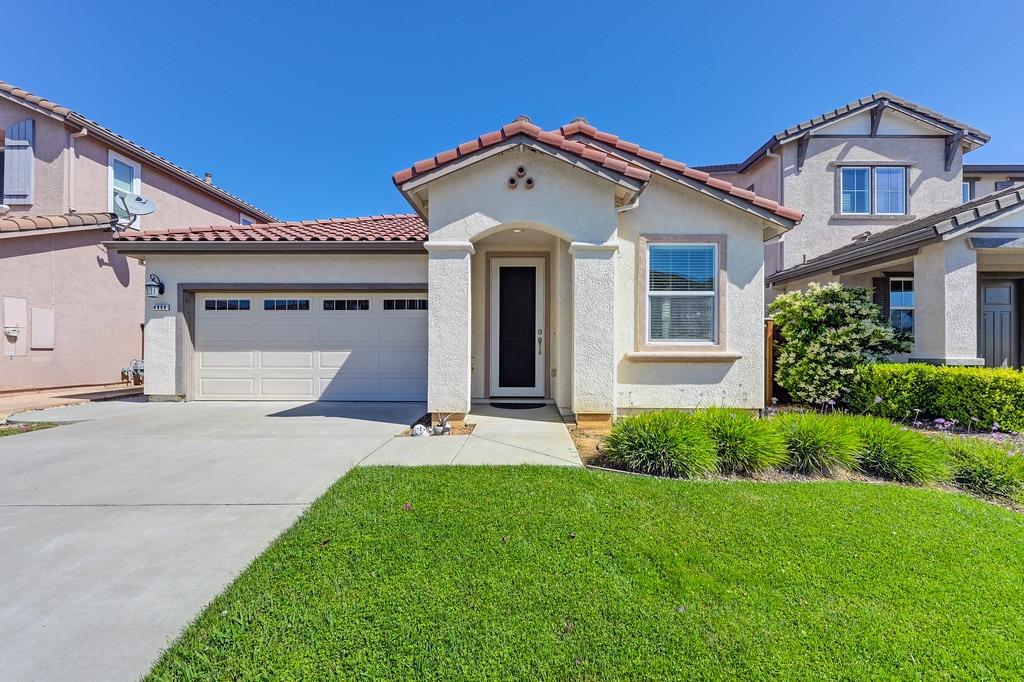 Detail Gallery Image 2 of 30 For 4869 Tusk Way, Elk Grove,  CA 95757 - 3 Beds | 2 Baths