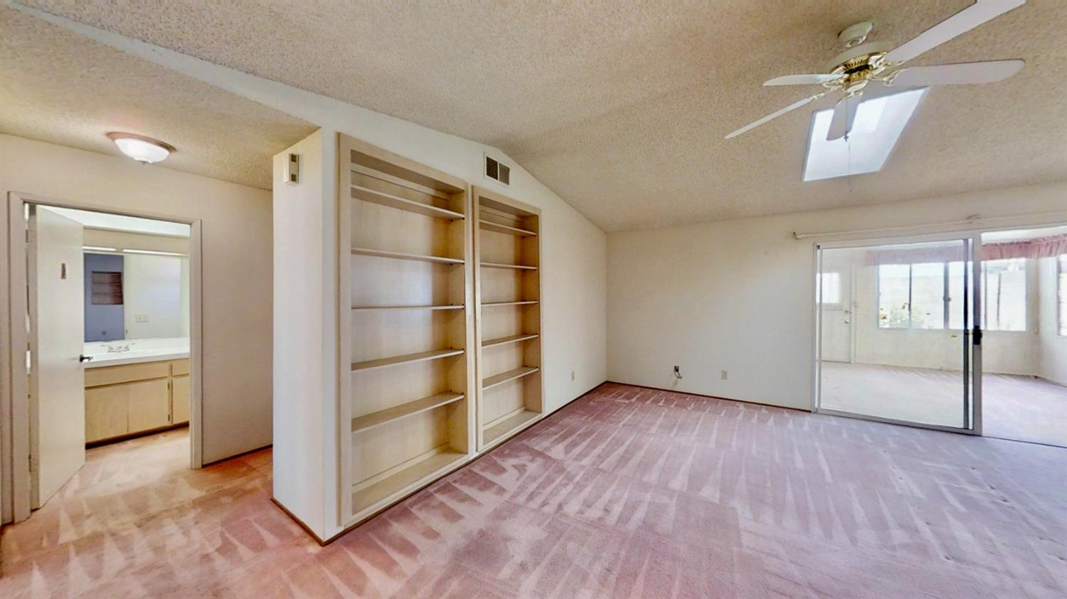 Detail Gallery Image 5 of 28 For 7657 Suncountry Ln, Sacramento,  CA 95828 - 2 Beds | 2 Baths