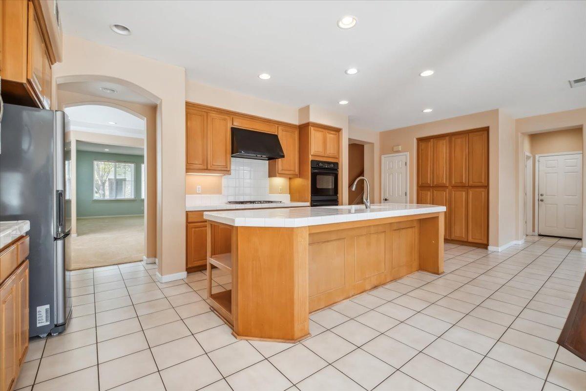 Detail Gallery Image 10 of 45 For 1012 Rock Harbor Pt, Hercules,  CA 94547 - 4 Beds | 4 Baths