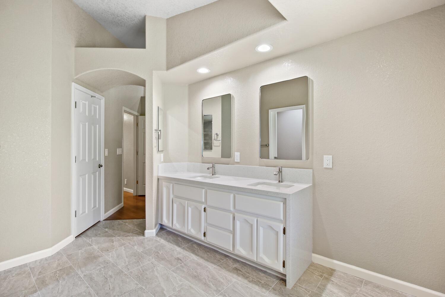 Detail Gallery Image 31 of 76 For 8348 Polo Crosse Ave, Sacramento,  CA 95829 - 5 Beds | 4 Baths