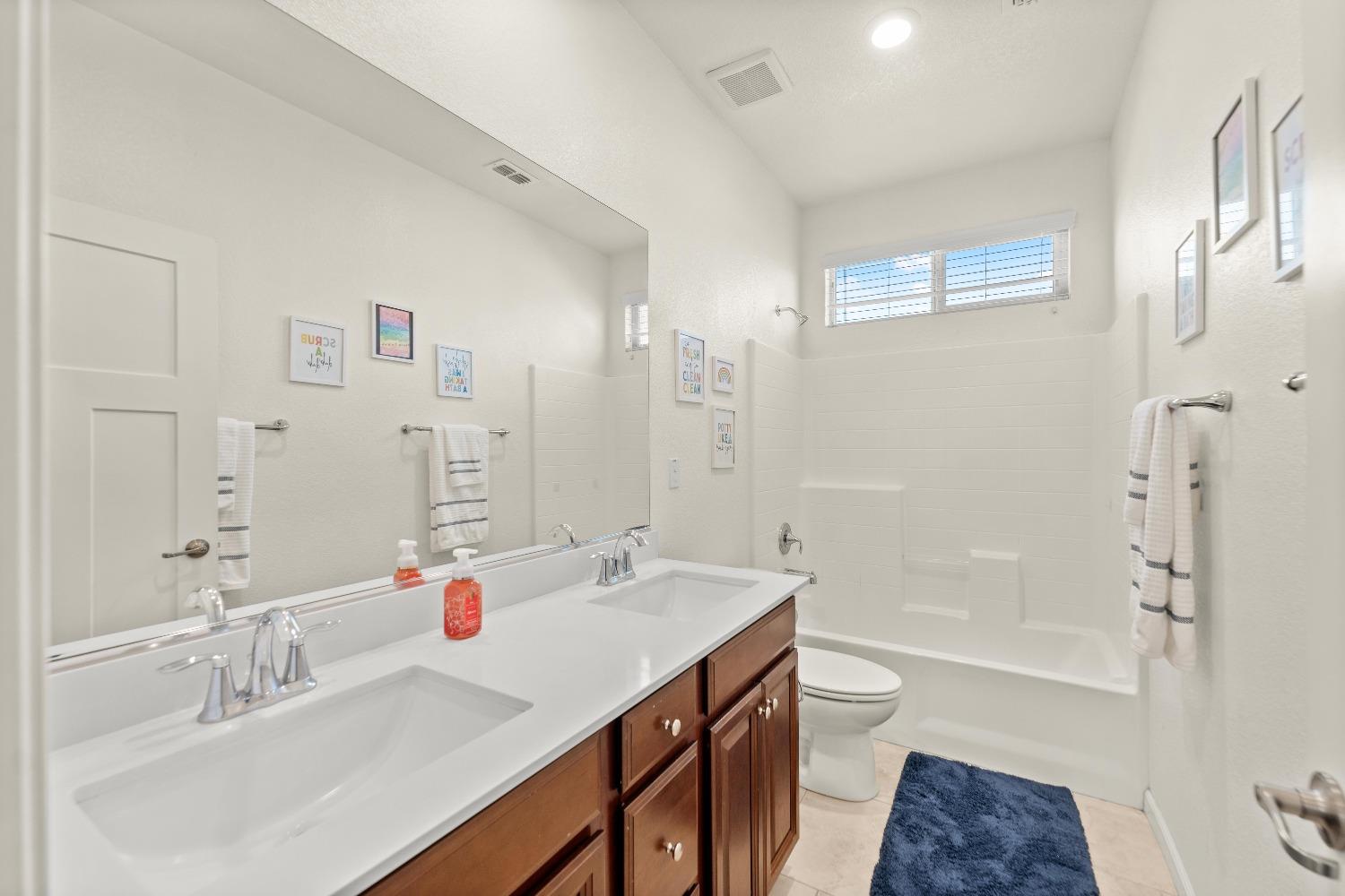 Detail Gallery Image 39 of 71 For 3706 Rockdale Dr, Rancho Cordova,  CA 95742 - 4 Beds | 3 Baths
