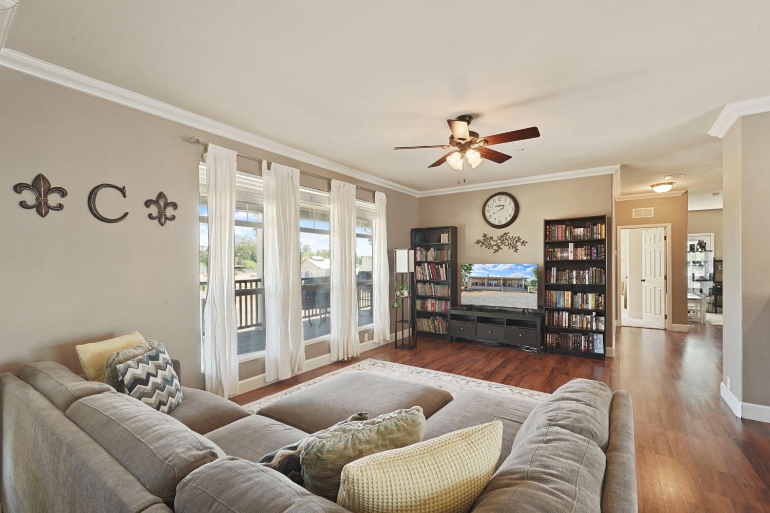 Detail Gallery Image 4 of 79 For 9854 New Hope Rd, Galt,  CA 95632 - 4 Beds | 2 Baths