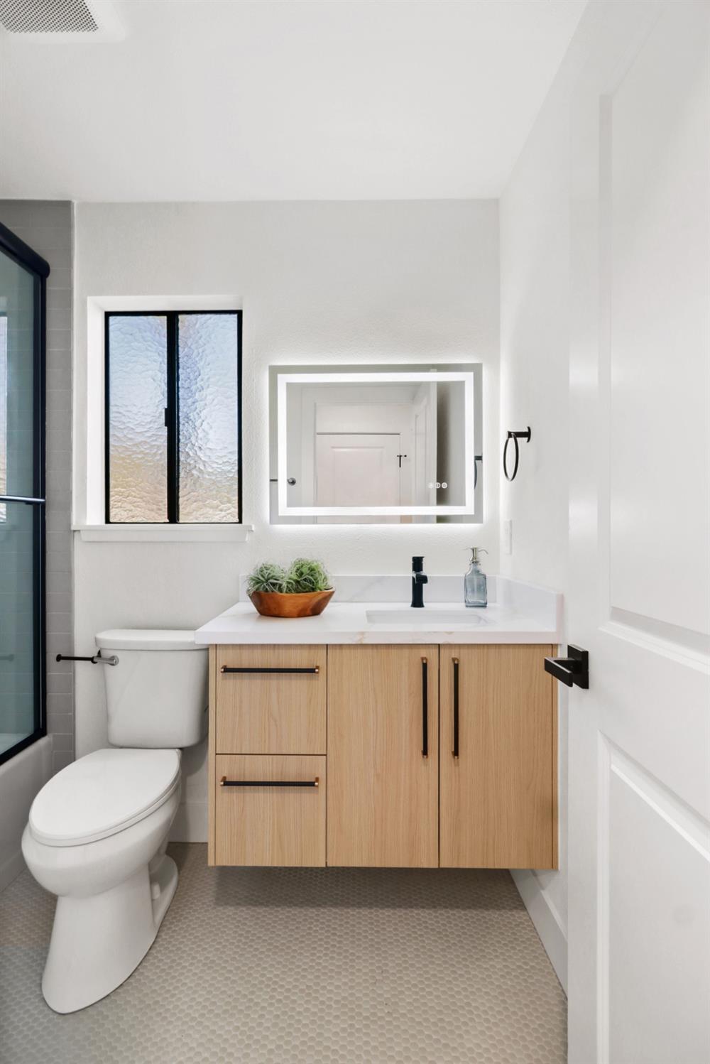 Detail Gallery Image 35 of 57 For 801 Commons Dr, Sacramento,  CA 95825 - 3 Beds | 2 Baths