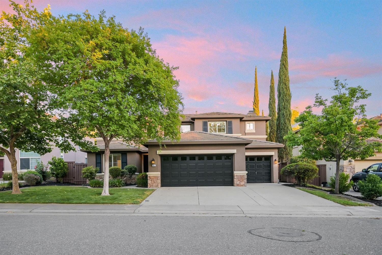 Detail Gallery Image 1 of 48 For 961 Glennfinnan Way, Folsom,  CA 95630 - 5 Beds | 3 Baths