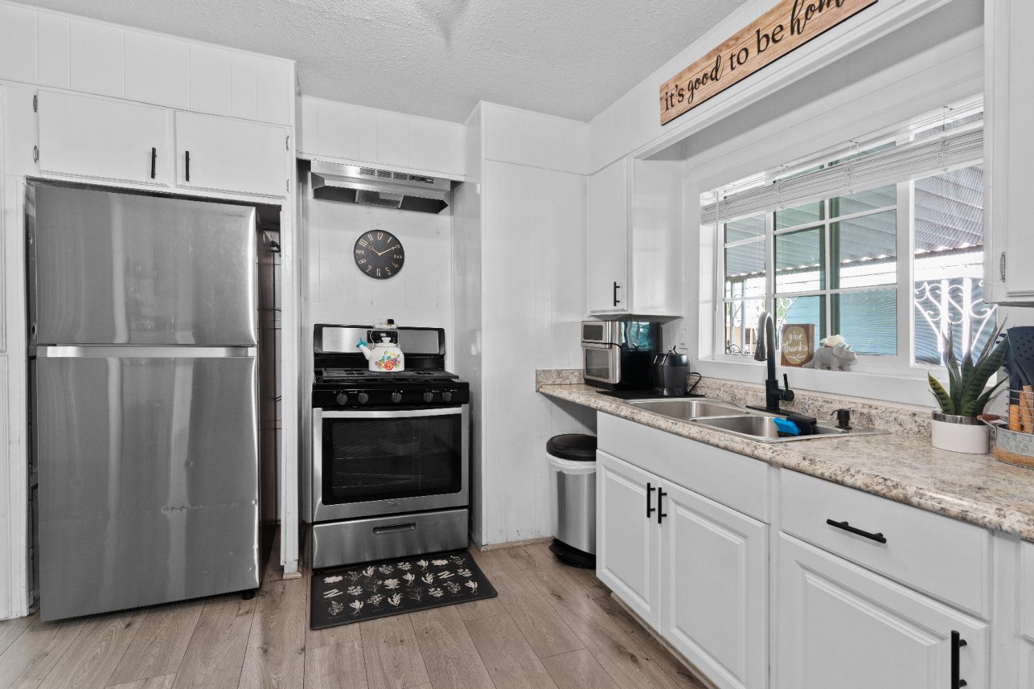 Detail Gallery Image 6 of 31 For 19690 N Hwy 99 27, Acampo,  CA 95220 - 3 Beds | 2 Baths