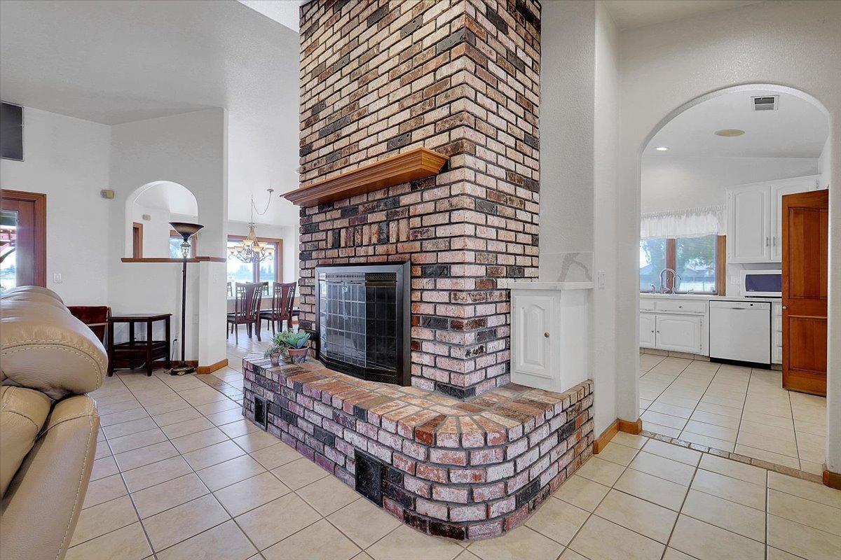 Detail Gallery Image 23 of 99 For 1721 Starr St, Yuba City,  CA 95993 - 5 Beds | 3 Baths