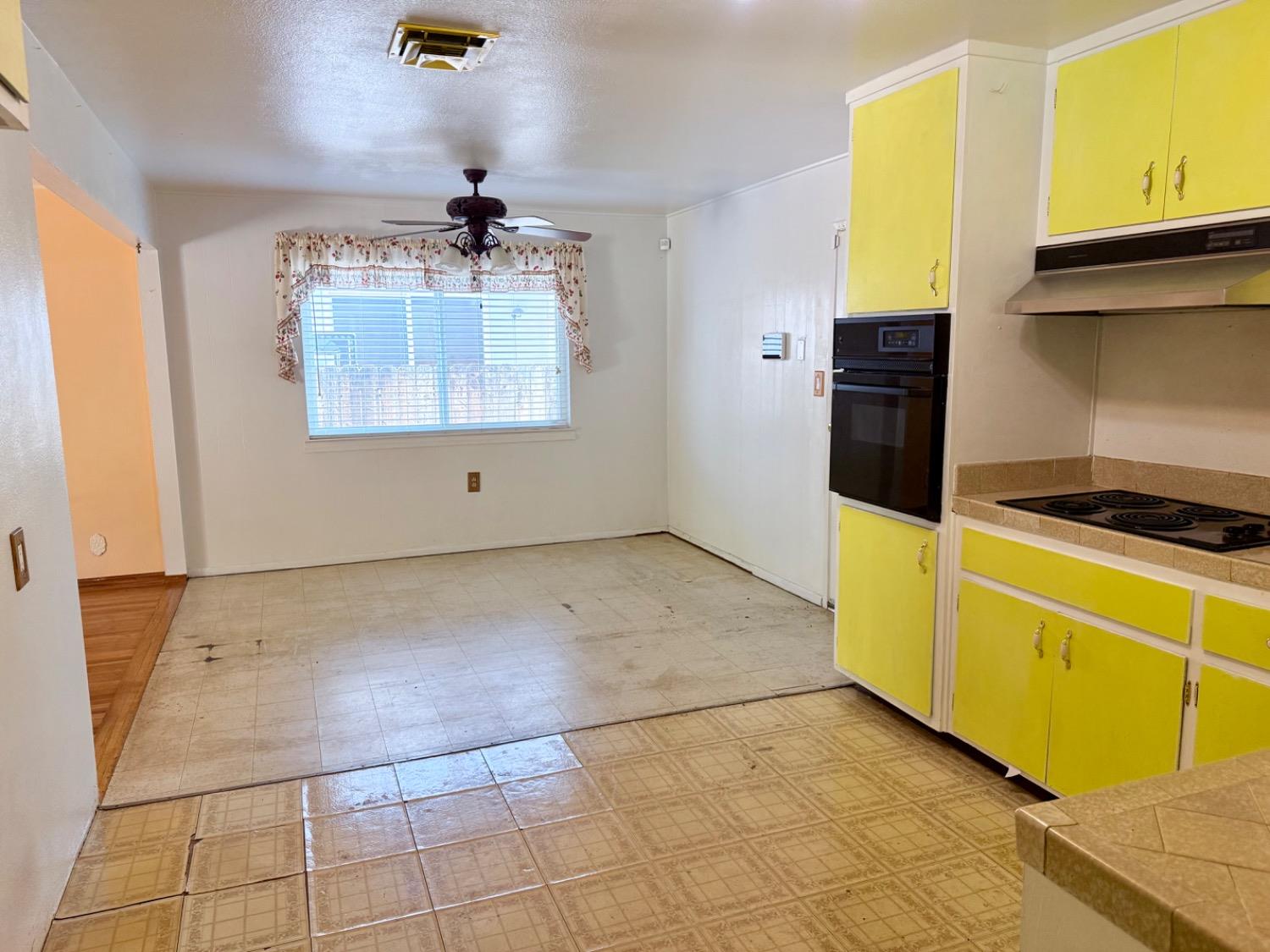 Jasmine Avenue, Stockton, California image 9