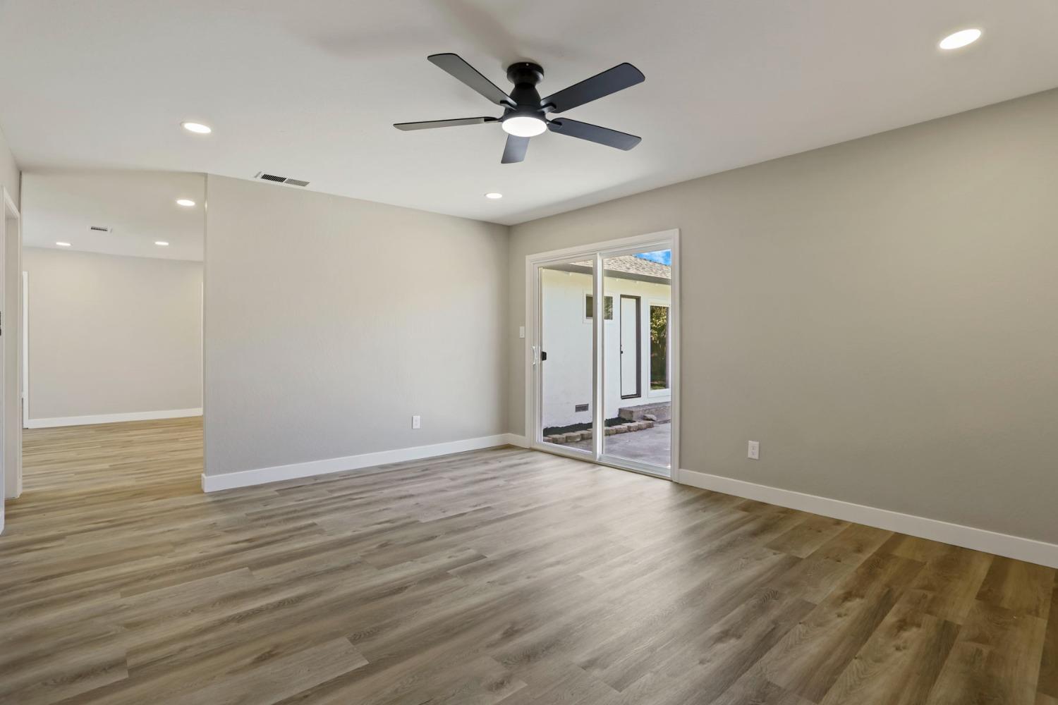 Detail Gallery Image 13 of 34 For 2715 Madrone Ave, Stockton,  CA 95207 - 3 Beds | 2 Baths