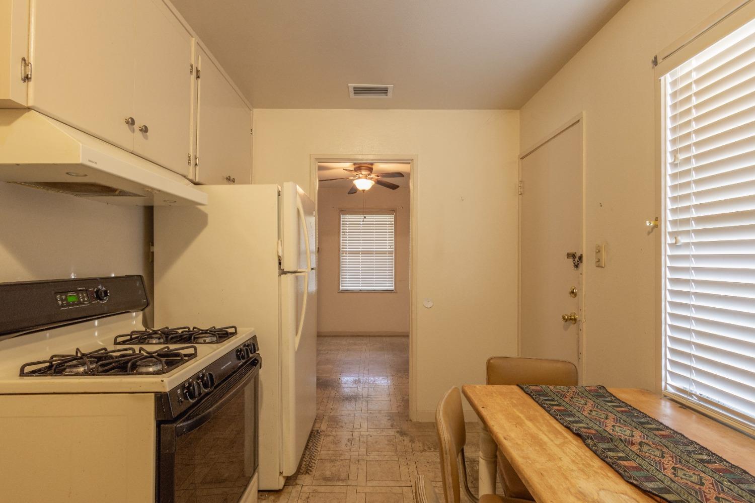 Detail Gallery Image 11 of 24 For 308 Blain Ave, Stockton,  CA 95204 - 3 Beds | 1 Baths