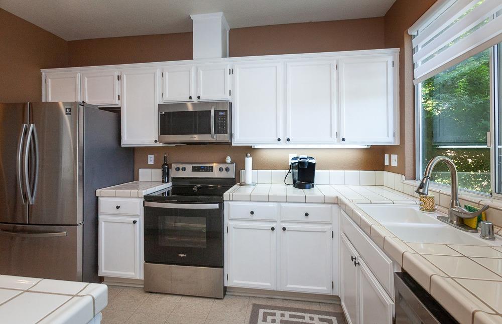 Detail Gallery Image 16 of 44 For 3070 Carousel Cir, Stockton,  CA 95219 - 3 Beds | 2 Baths