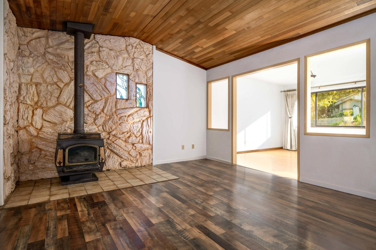 Detail Gallery Image 17 of 54 For 20029 Echo Blue Dr, Penn Valley,  CA 95946 - 3 Beds | 2 Baths