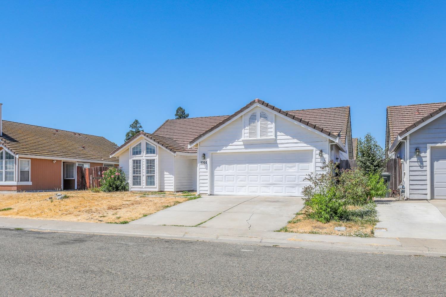 Detail Gallery Image 1 of 29 For 8004 Parkgate Way, Sacramento,  CA 95828 - 4 Beds | 2 Baths