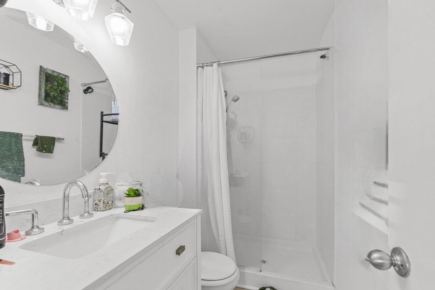 Photo #13: 225056084 Listing: Photo #13