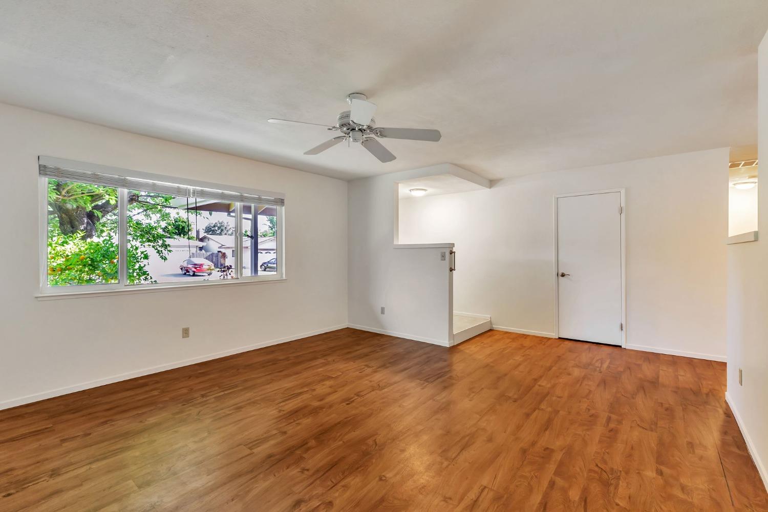 Detail Gallery Image 7 of 36 For 6522 Woodpark Way, Citrus Heights,  CA 95621 - 3 Beds | 2 Baths