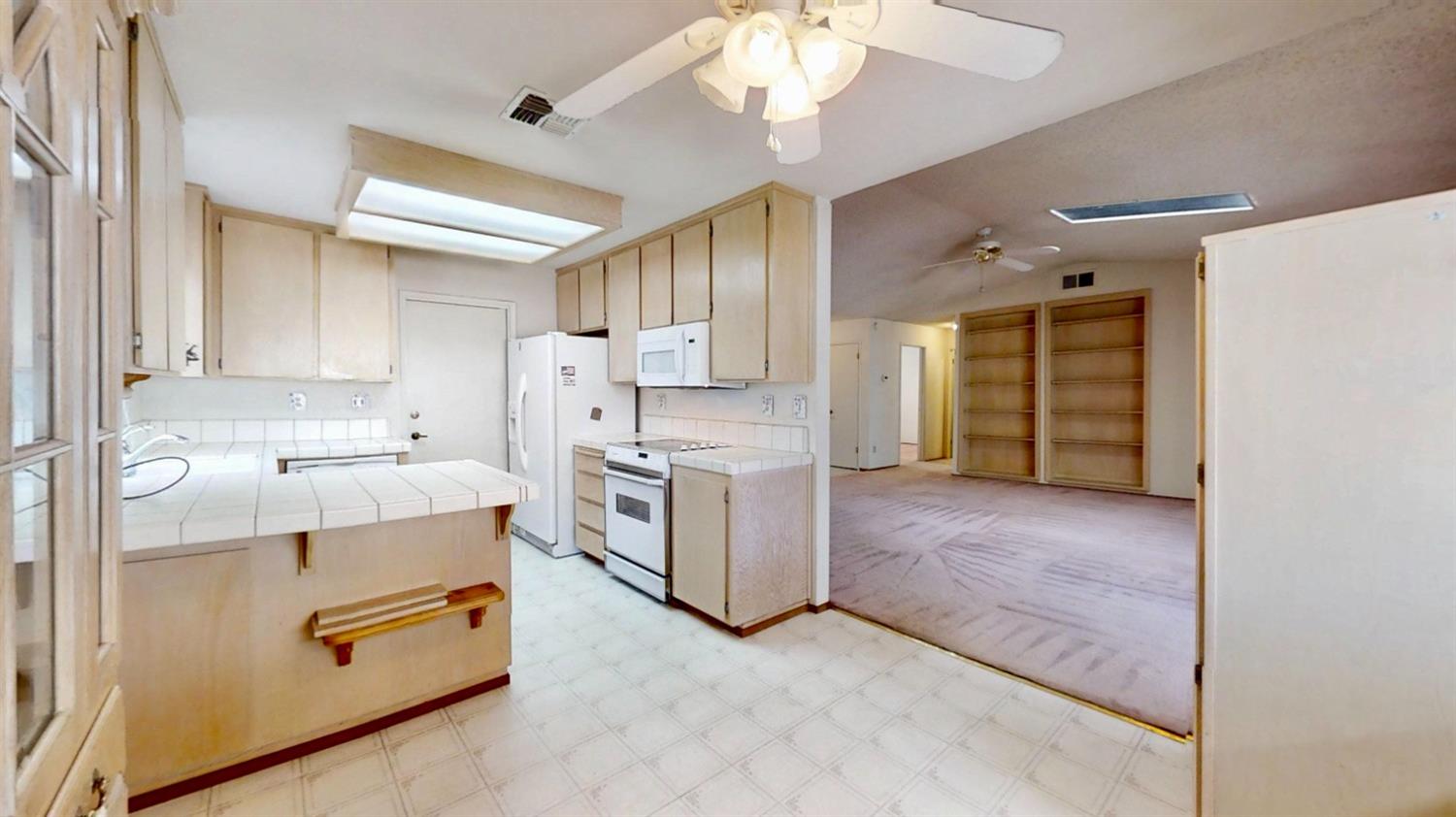 Detail Gallery Image 10 of 28 For 7657 Suncountry Ln, Sacramento,  CA 95828 - 2 Beds | 2 Baths