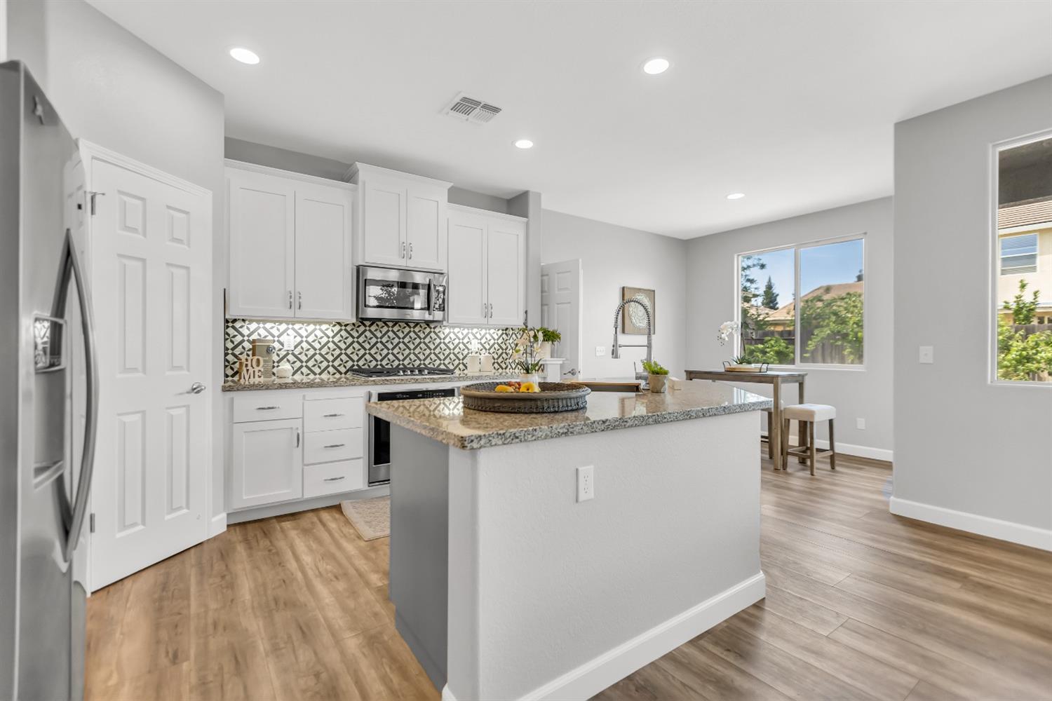 Detail Gallery Image 14 of 68 For 5409 Friesian Way, Elk Grove,  CA 95757 - 4 Beds | 2/1 Baths
