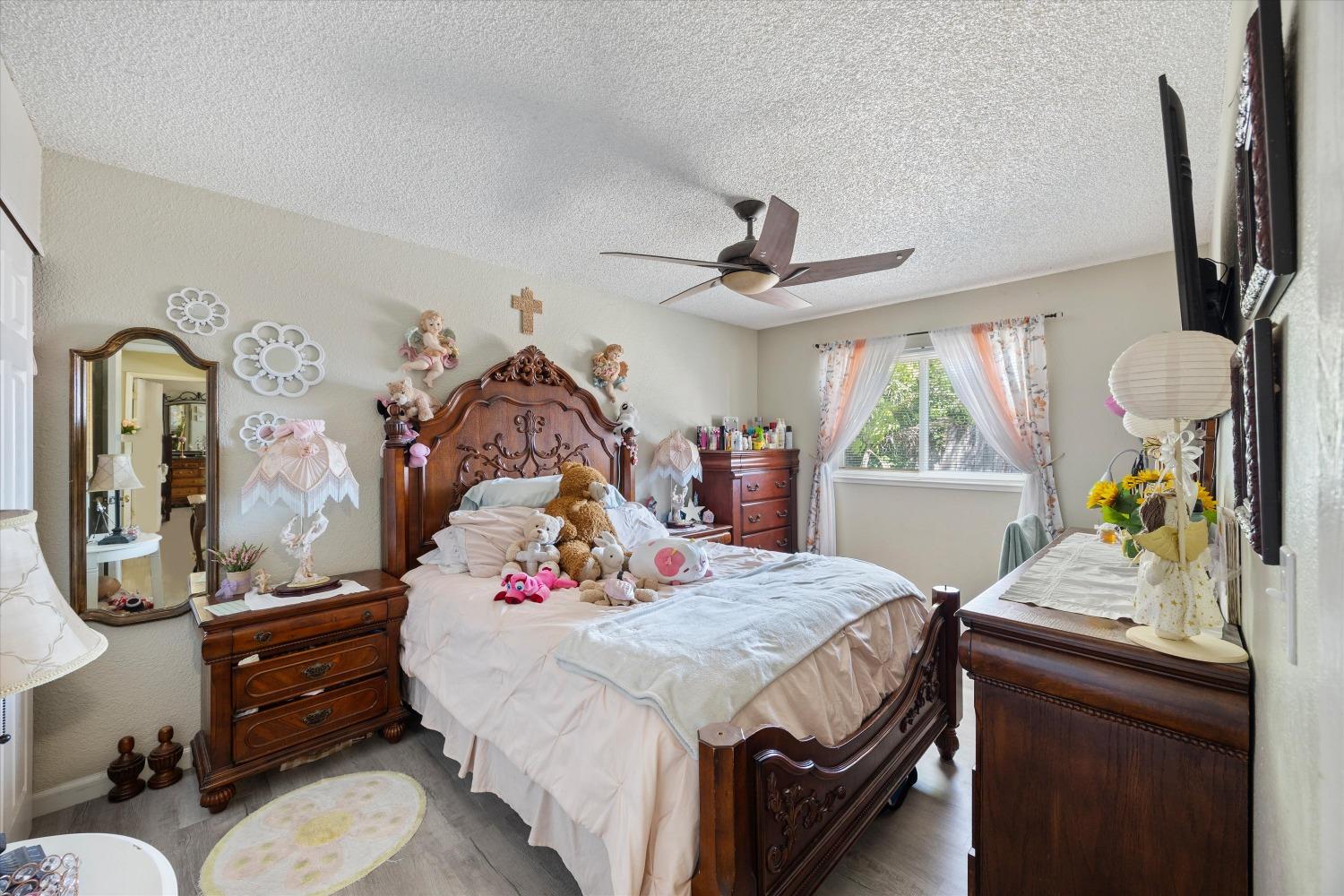 Detail Gallery Image 14 of 32 For 7637 Maralee Way, Sacramento,  CA 95824 - 4 Beds | 2 Baths