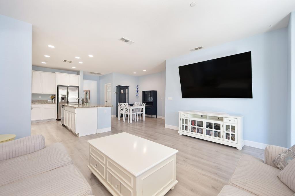Detail Gallery Image 17 of 30 For 4869 Tusk Way, Elk Grove,  CA 95757 - 3 Beds | 2 Baths
