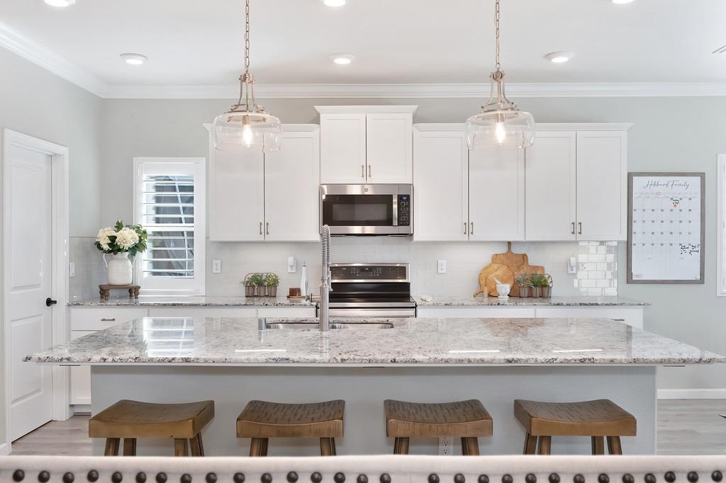 Detail Gallery Image 12 of 61 For 7517 Sobon Ln, Rancho Murieta,  CA 95683 - 4 Beds | 2/1 Baths