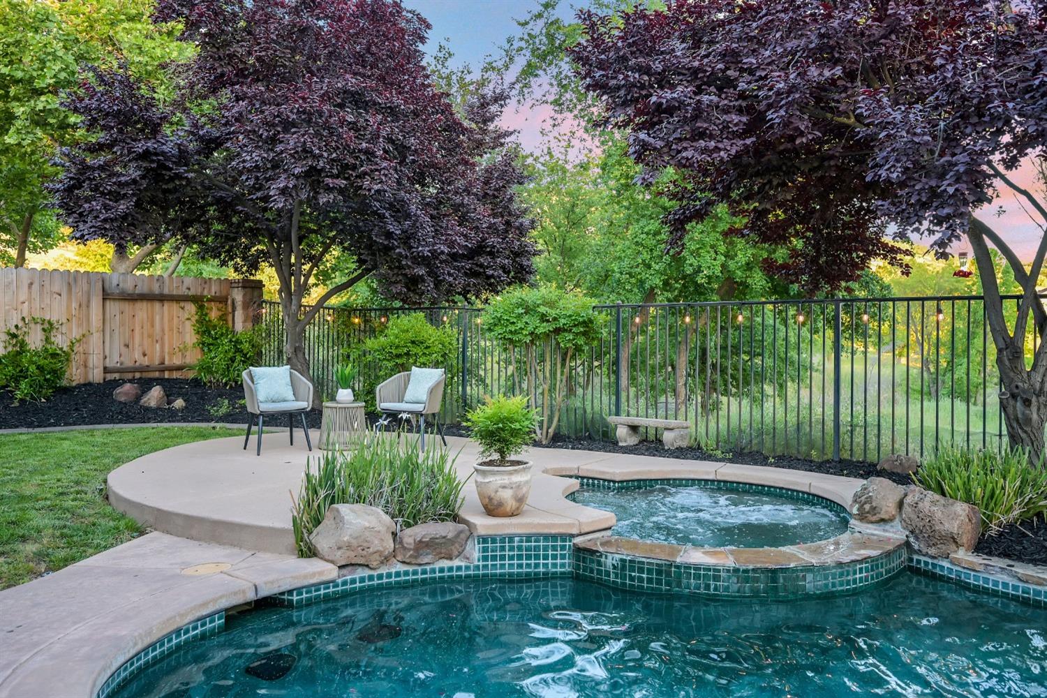 Detail Gallery Image 2 of 48 For 961 Glennfinnan Way, Folsom,  CA 95630 - 5 Beds | 3 Baths