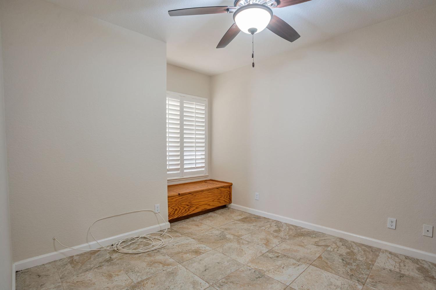 Detail Gallery Image 35 of 47 For 9034 Acorn Ridge Cir, Elk Grove,  CA 95758 - 4 Beds | 2 Baths